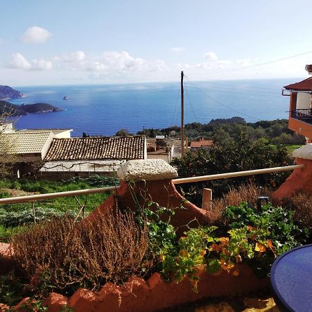 Traditional Panoramic Sea View House Lákones Exterior foto
