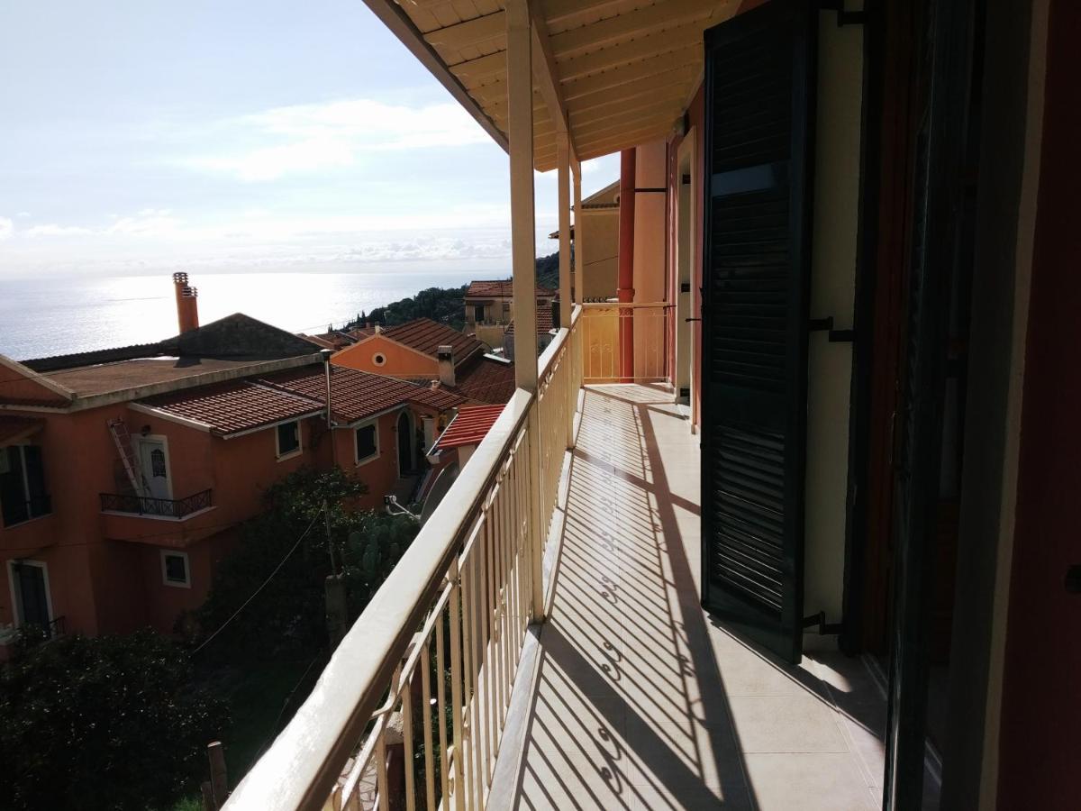 Traditional Panoramic Sea View House Lákones Exterior foto
